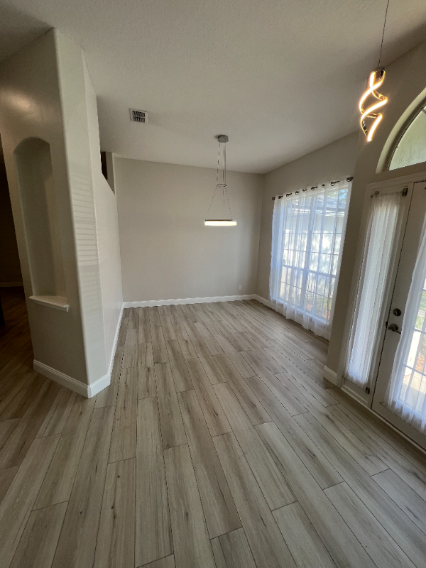 12784 Chets Creek Dr N - Photo 5 of 31