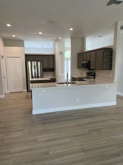 12784 Chets Creek Dr N - Photo 7 of 31