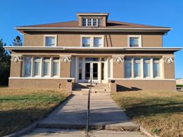 featured image of 300 2nd Ave Sw #4