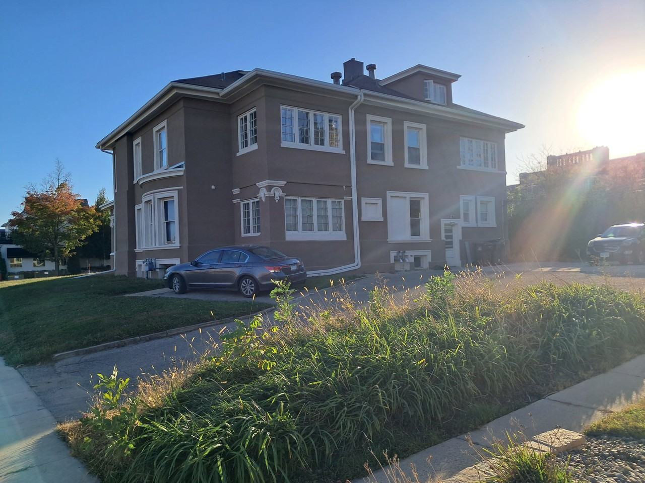 300 2nd Ave Sw #4 - Photo 4 of 45
