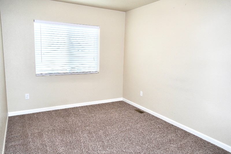 5609 Shamrock Hts - Photo 4 of 36