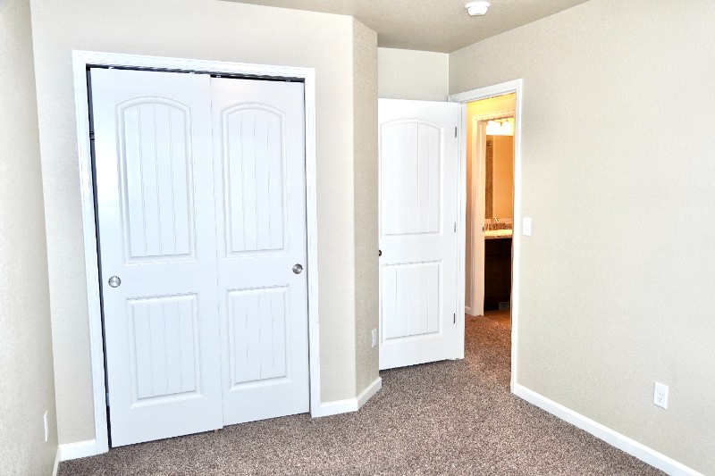 5609 Shamrock Hts - Photo 5 of 36
