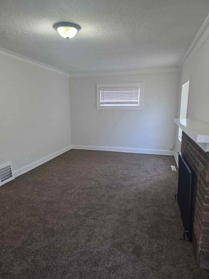 6210 Agnes Ave - Photo 3 of 11