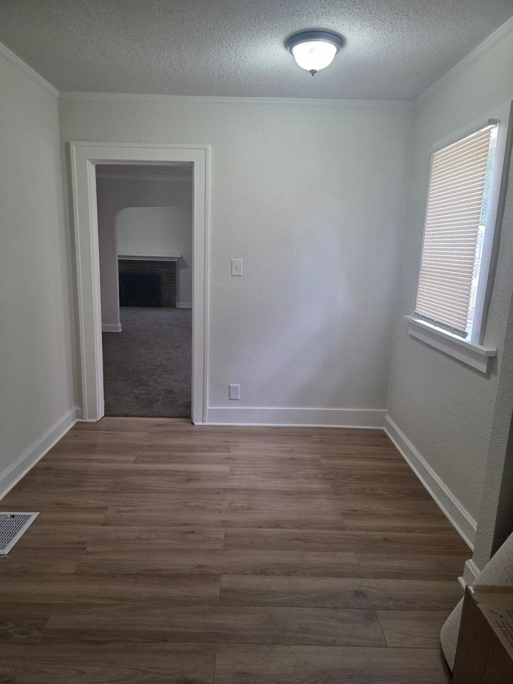 6210 Agnes Ave - Photo 5 of 11