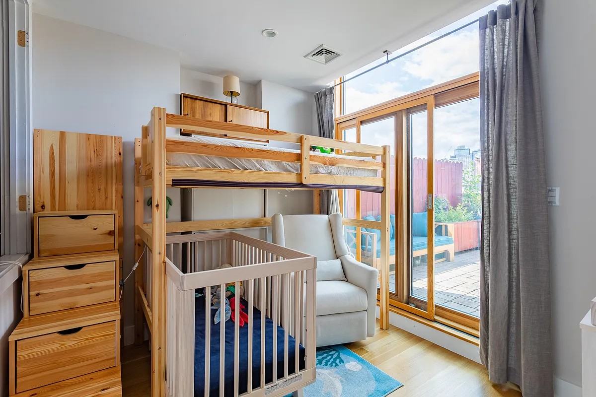 186 India St #7 - Photo 7 of 13