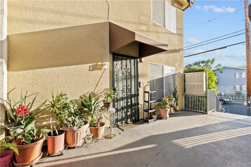8800 Burnet Ave - Photo 2 of 10