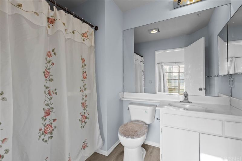 8800 Burnet Ave - Photo 7 of 10