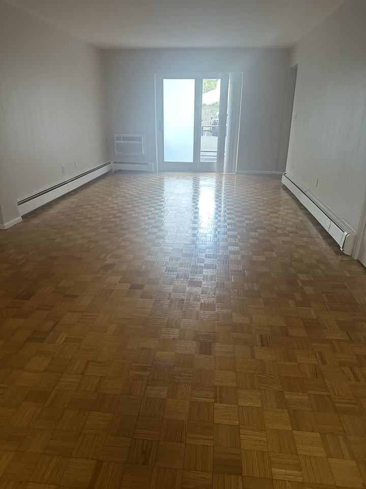 147 Main St #1E - Photo 2 of 11