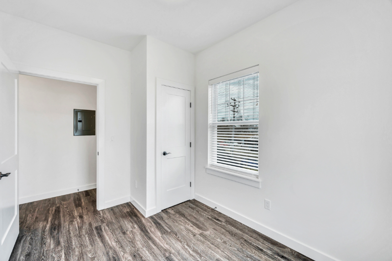 140 S Clinton Ave #1A - Photo 4 of 37