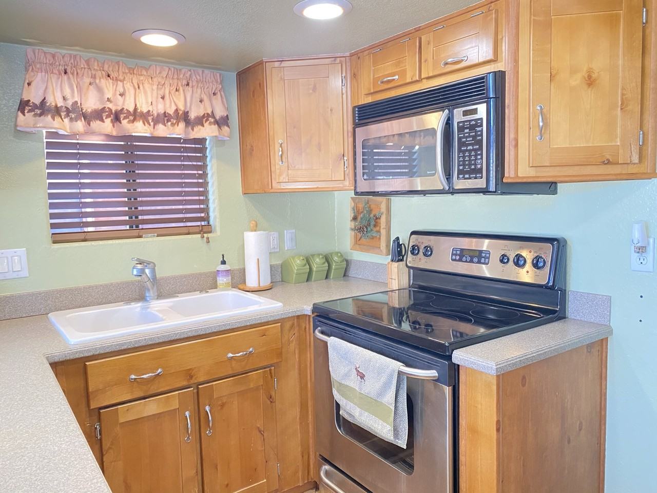 240 Sunshine Loop #NA - Photo 5 of 7