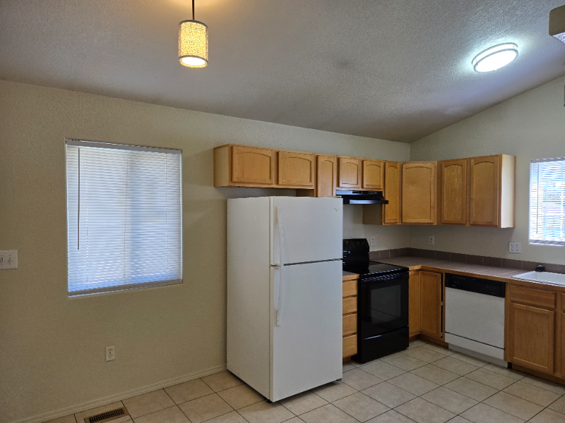 8 Plymouth Cir #2 - Photo 6 of 25