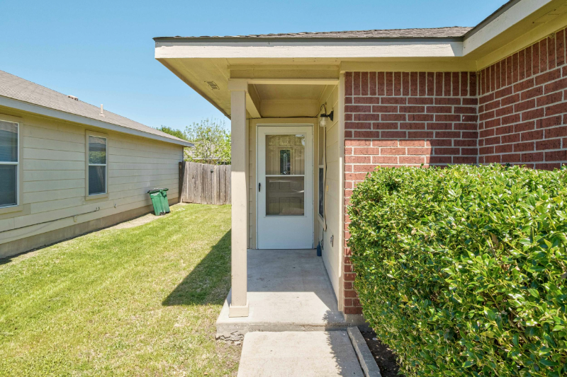 12524 Sky Harbor Dr - Photo 2 of 23