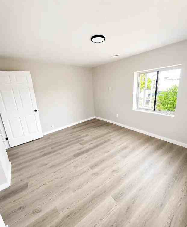 1215 San Pedro St - Photo 5 of 6