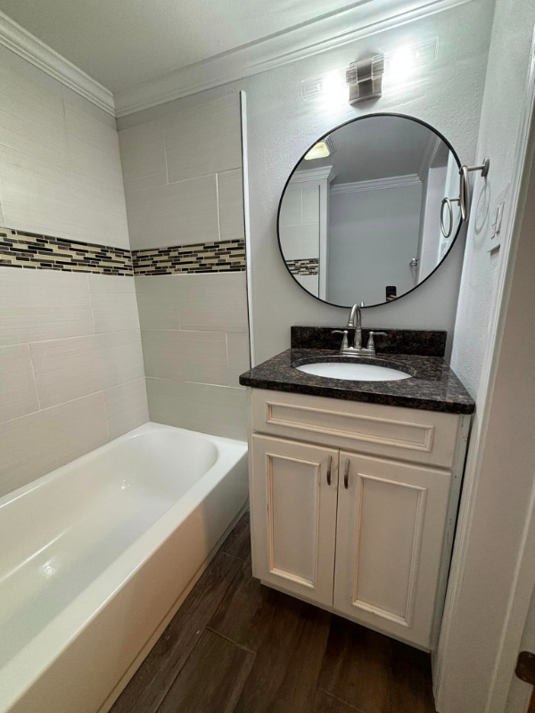 718 S Pine St - Photo 5 of 10