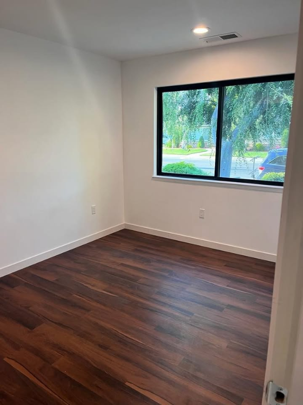 37721 Farwell Dr - Photo 3 of 12