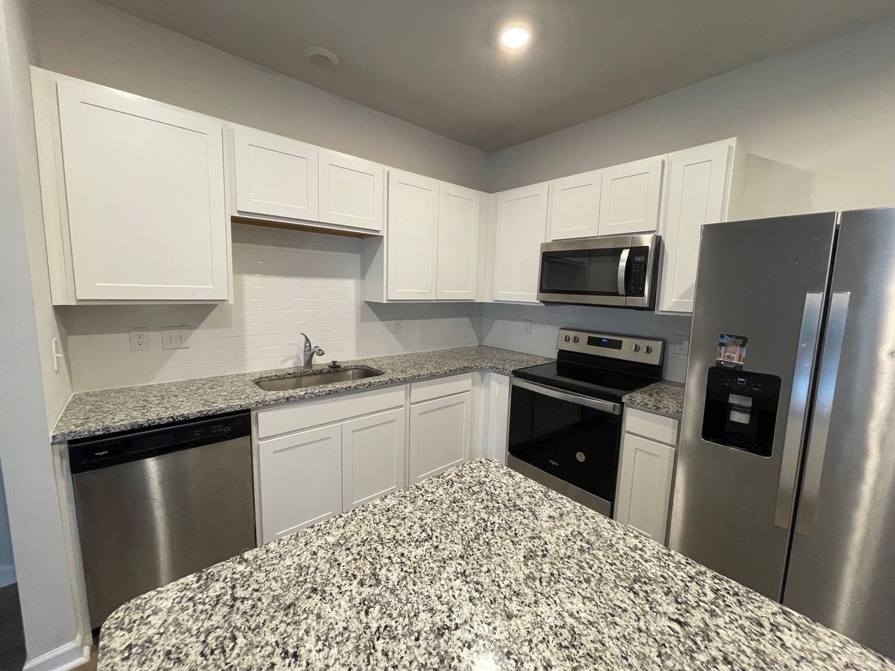 1202 Mason Dl - Photo 2 of 11