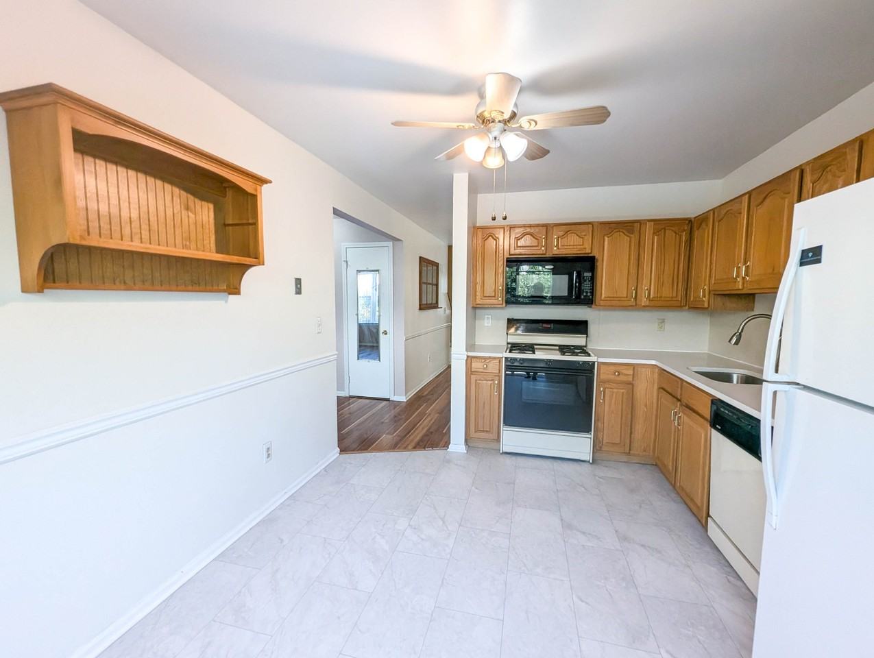 79 Renaissance Ln - Photo 4 of 21