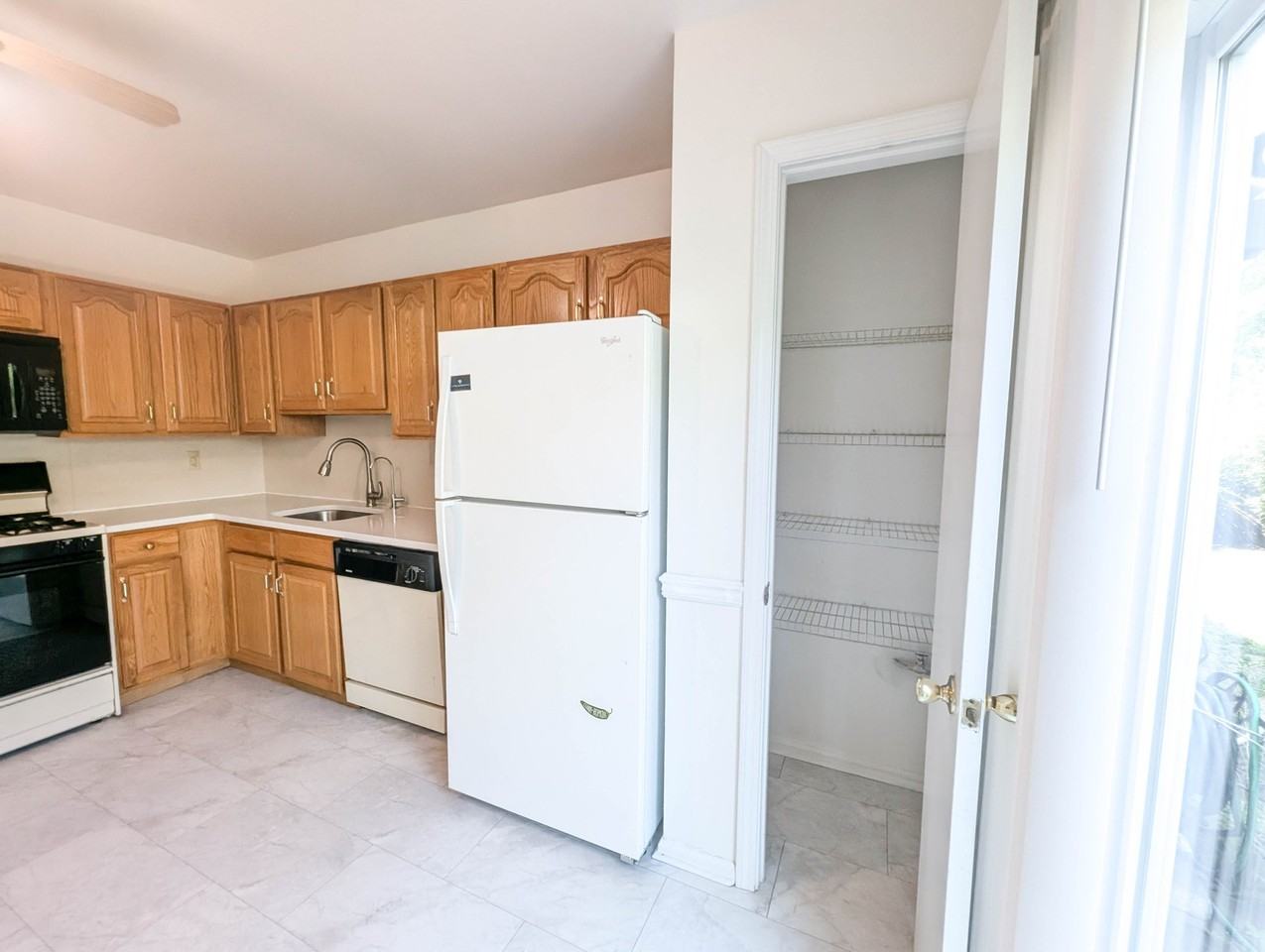 79 Renaissance Ln - Photo 6 of 21