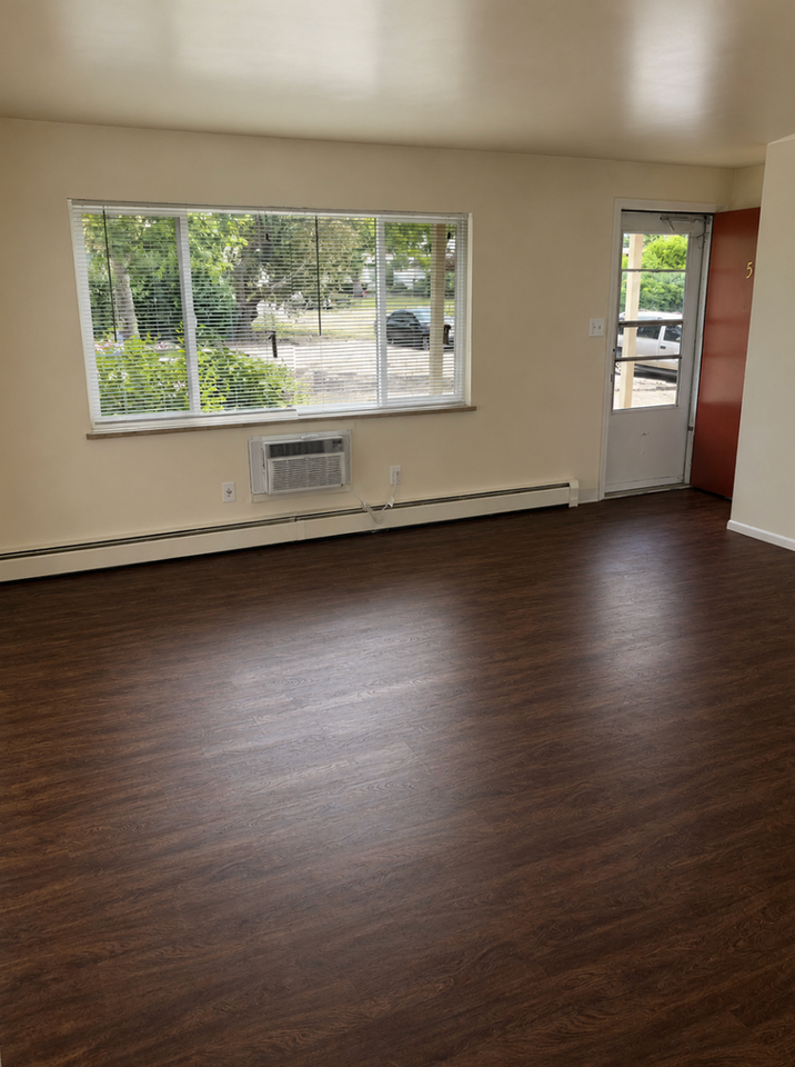 150 Laurel St #03 - Photo 6 of 13