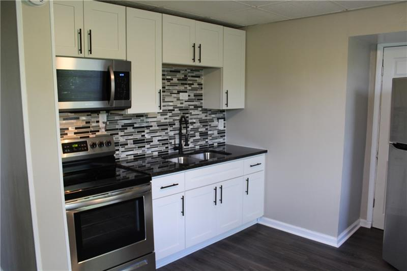 504 North Ave #3 - Photo 2 of 20