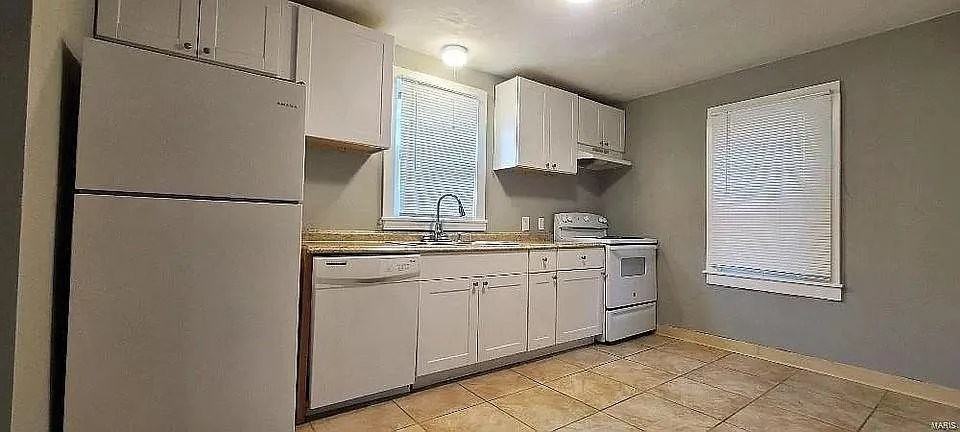 410 Averill Ave - Photo 2 of 3