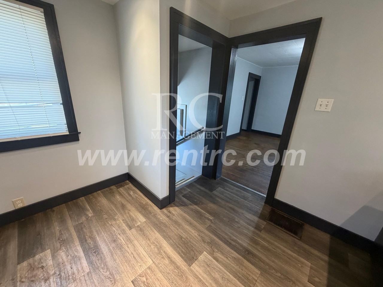 1212 Robinson St - Photo 2 of 13