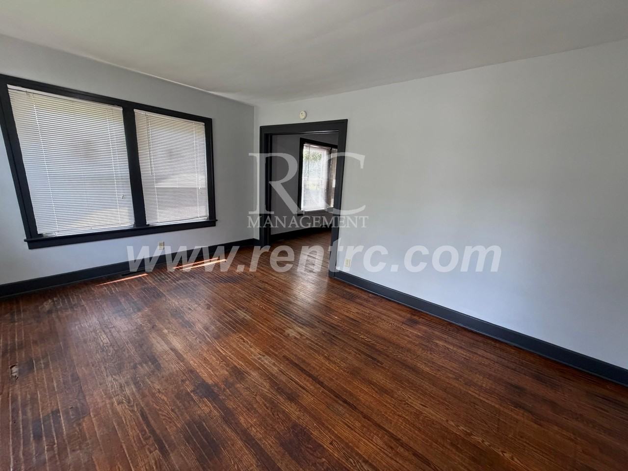 1212 Robinson St - Photo 6 of 13