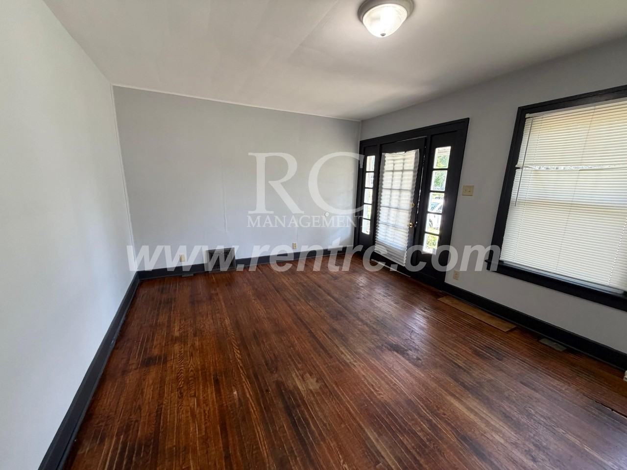 1212 Robinson St - Photo 7 of 13
