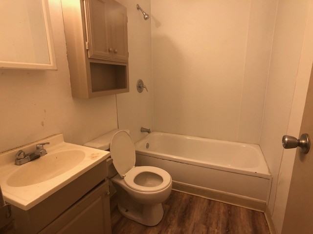 1213 Giddings St - Photo 5 of 14
