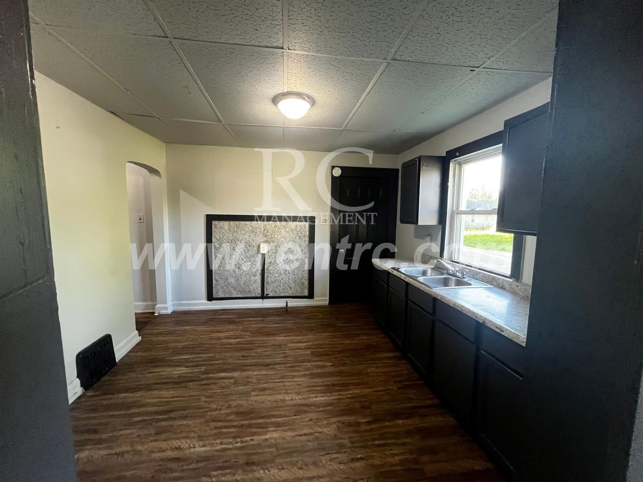 1224 E Williams St #E - Photo 2 of 11