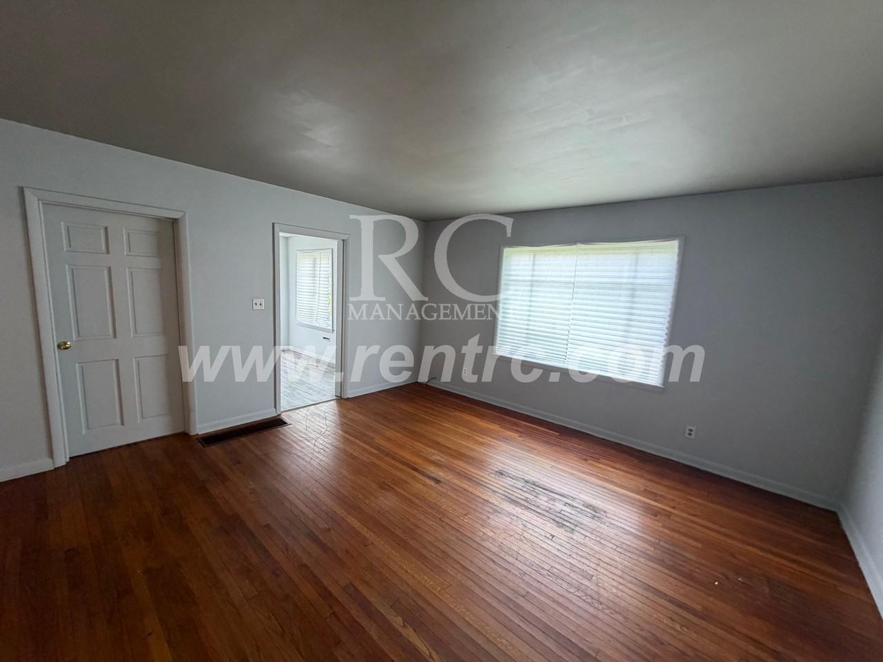 629 Commercial St - Photo 7 of 13