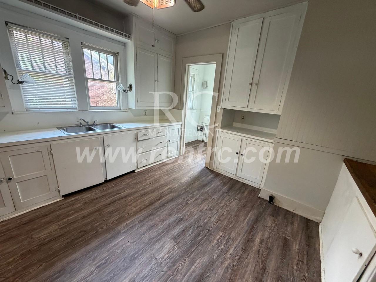 1210 Sherman St - Photo 2 of 16