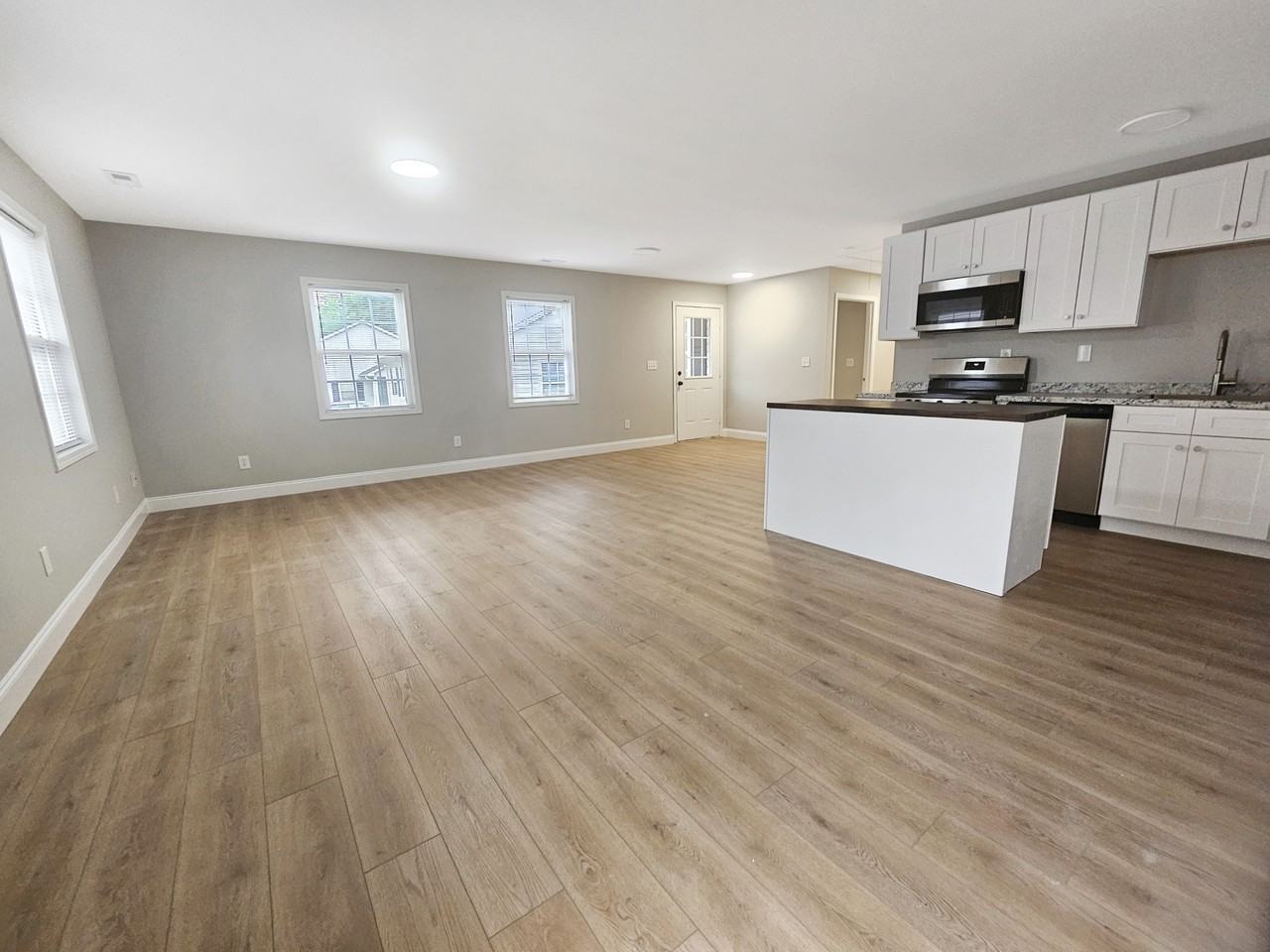 11 Paris Creek Ct - Photo 2 of 8