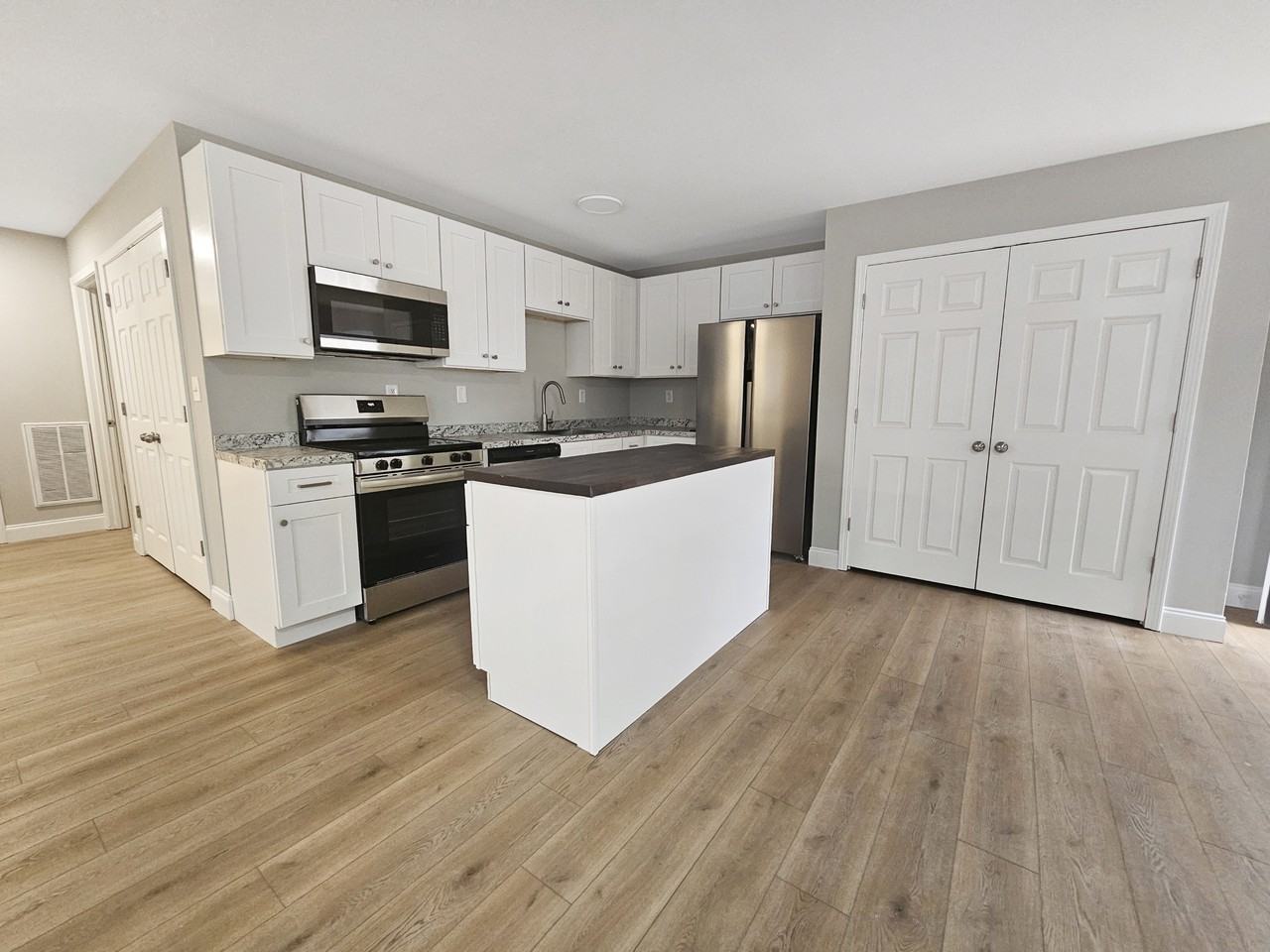 11 Paris Creek Ct - Photo 4 of 8