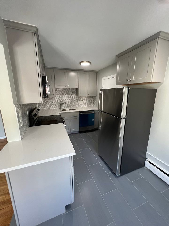 15 Leicester St #H - Photo 2 of 8