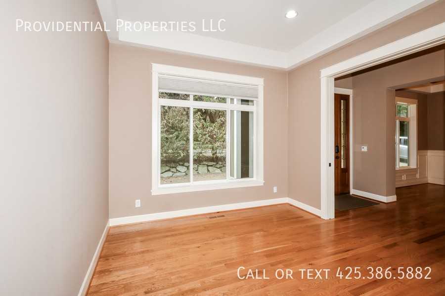 700 5th Ave S - Photo 6 of 25