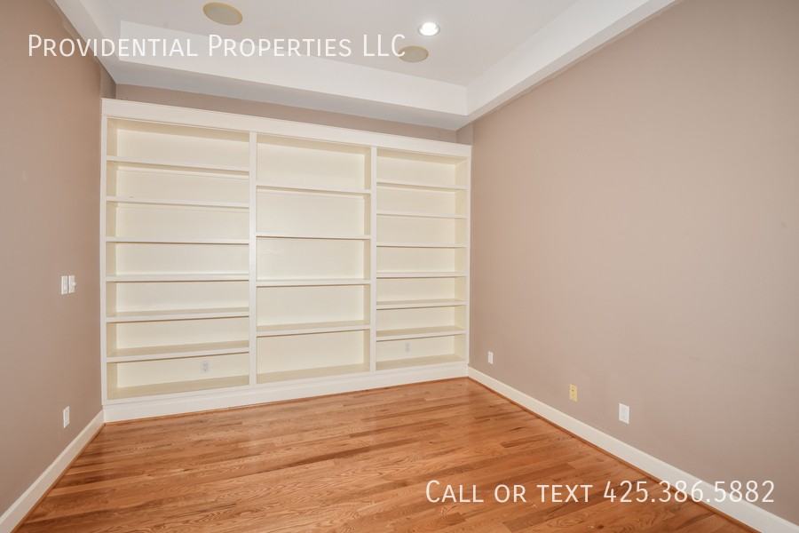700 5th Ave S - Photo 5 of 25
