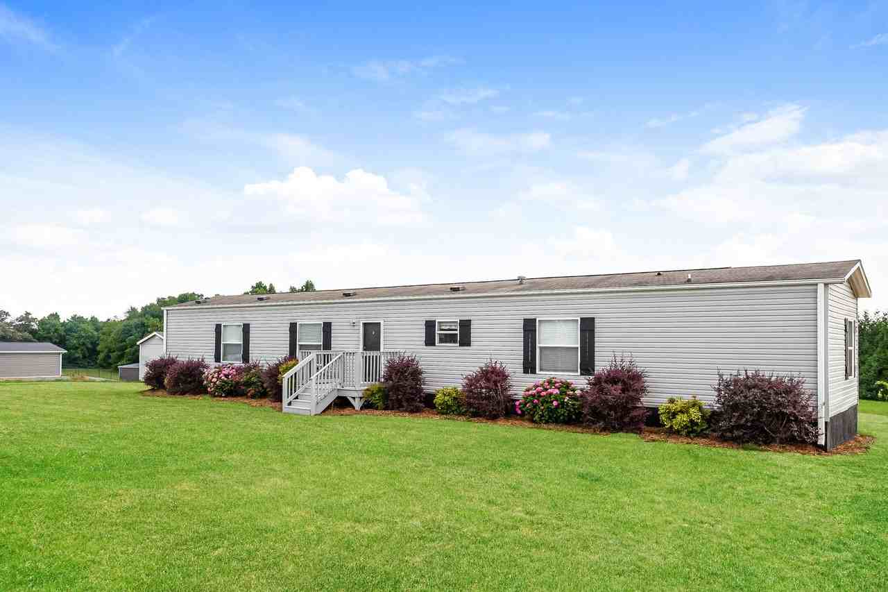 106 Barkley Ln - Photo 2 of 15