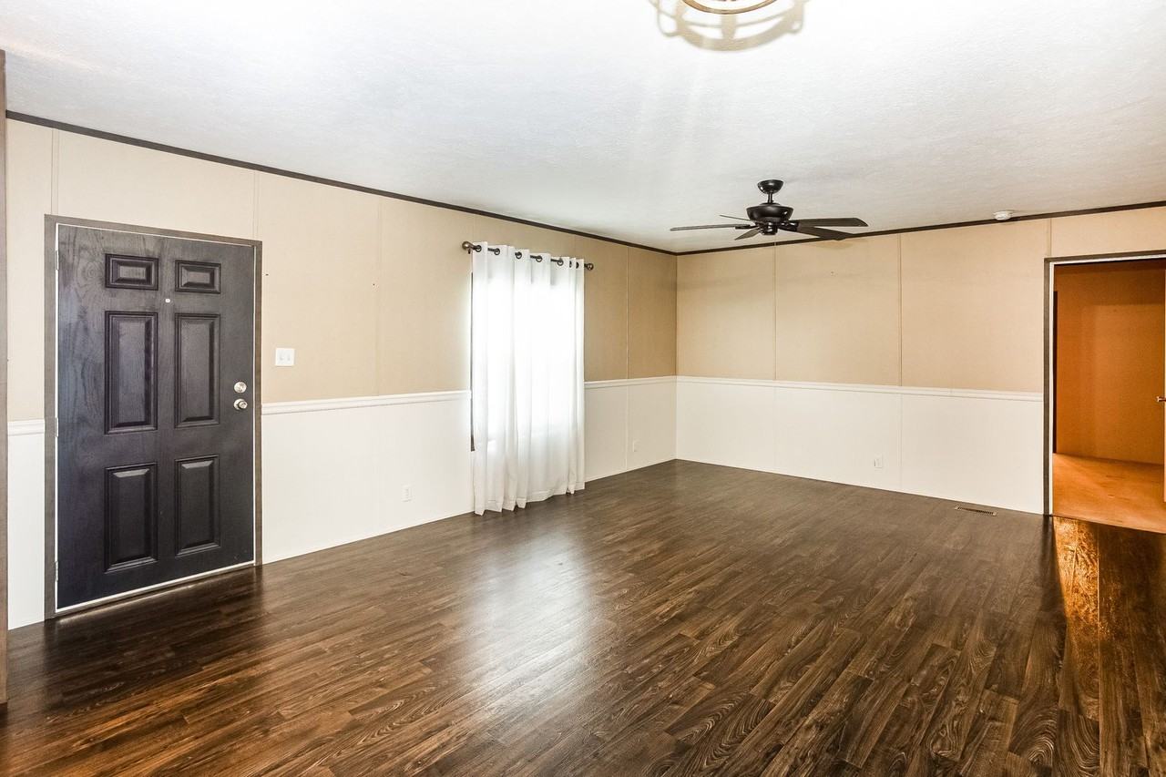 106 Barkley Ln - Photo 3 of 15
