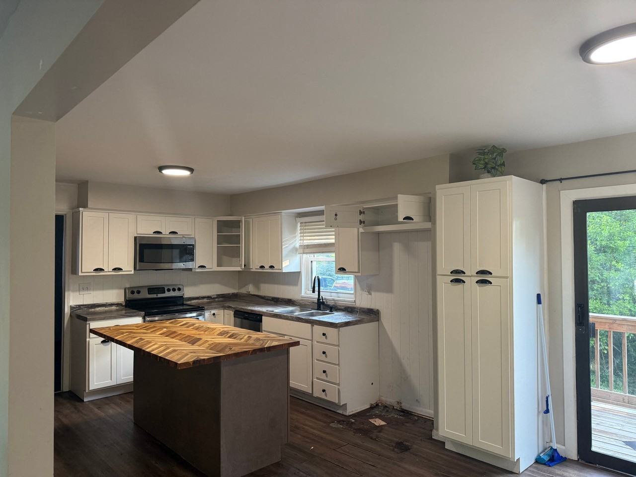 35 Parker Rd - Photo 3 of 28