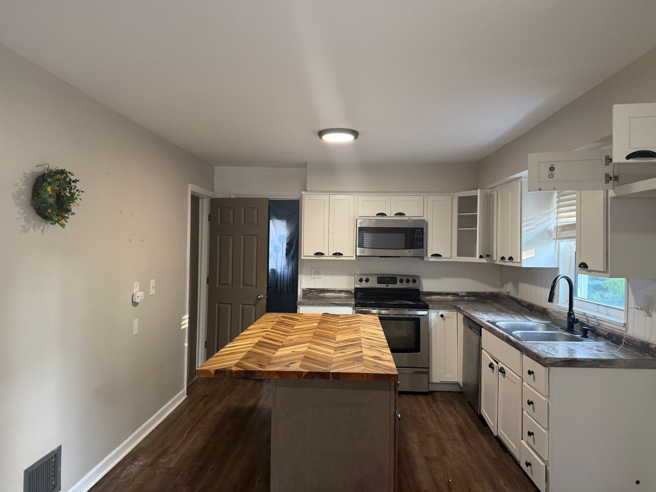 35 Parker Rd - Photo 4 of 28