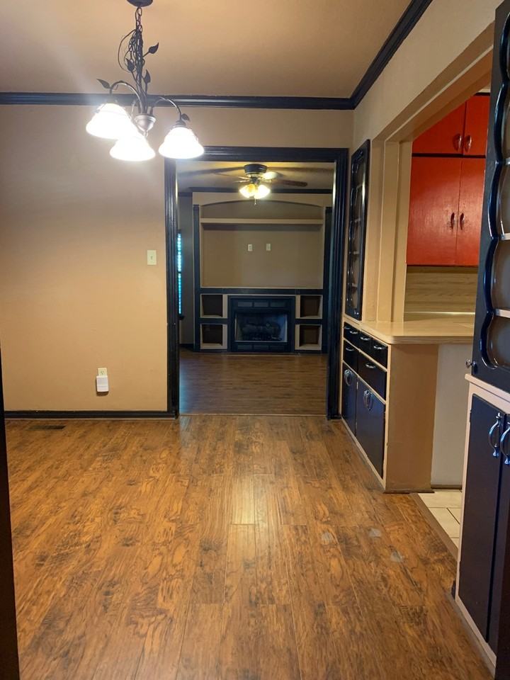 3420 N 55th St - Photo 4 of 42