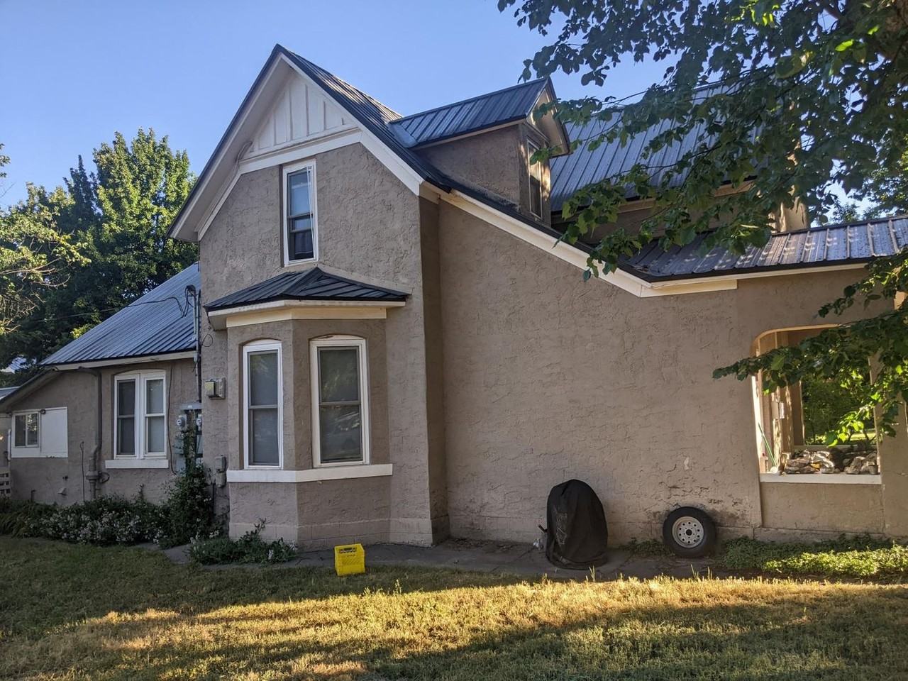 835 E 6th Ave #A - Photo 2 of 29