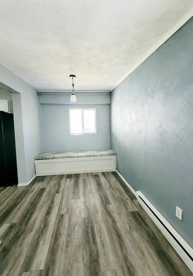 112 N Walnut St - Photo 4 of 18