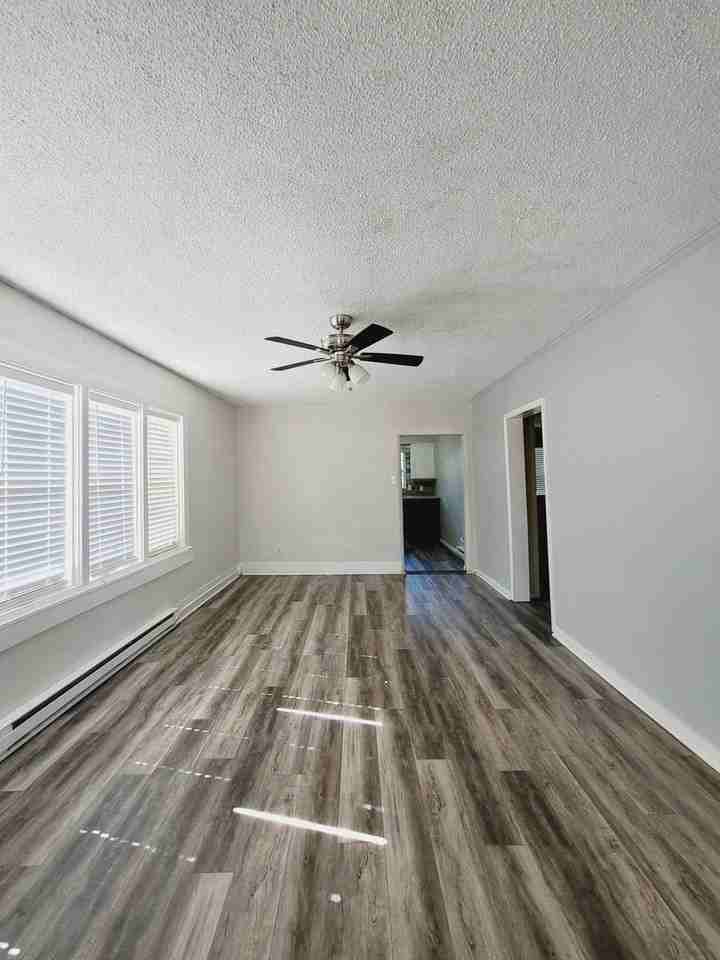 112 N Walnut St - Photo 5 of 18