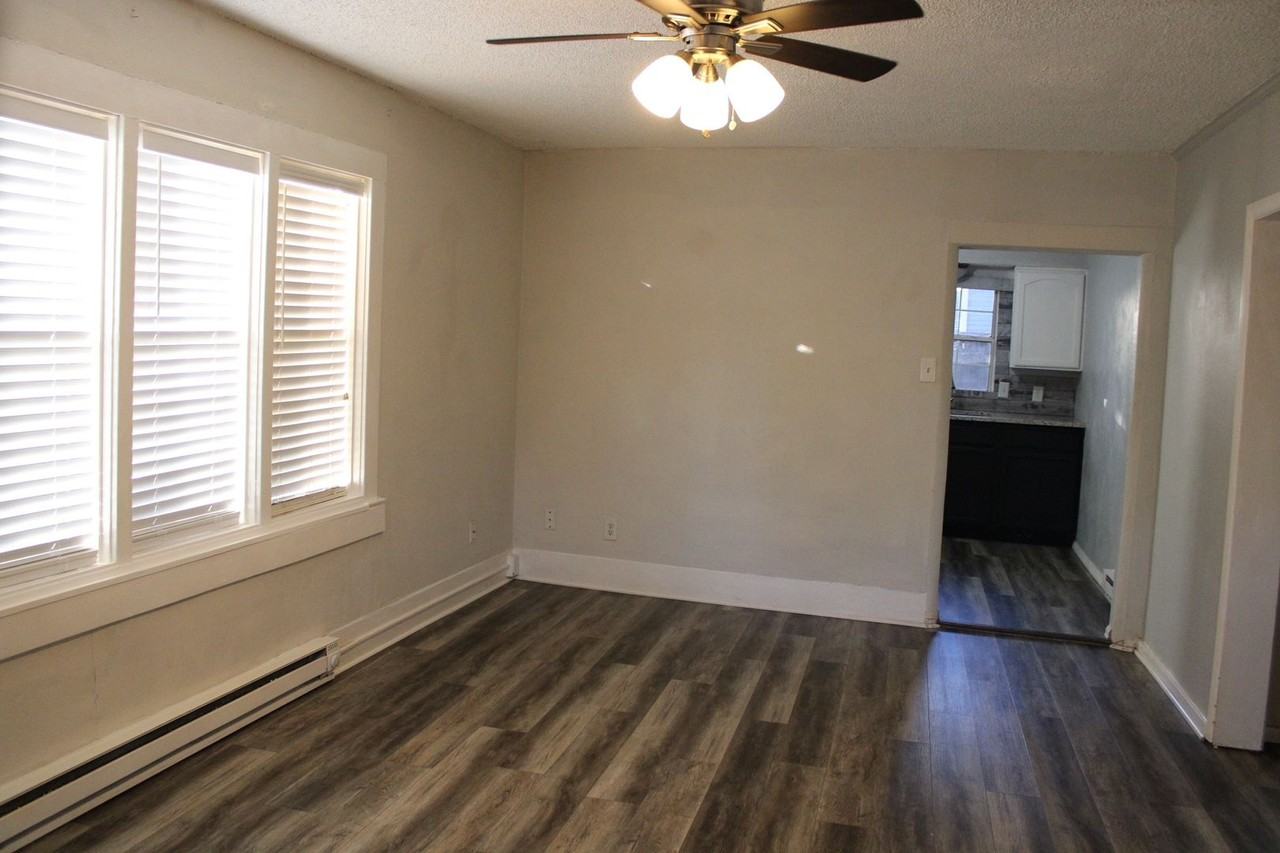 112 N Walnut St - Photo 7 of 18