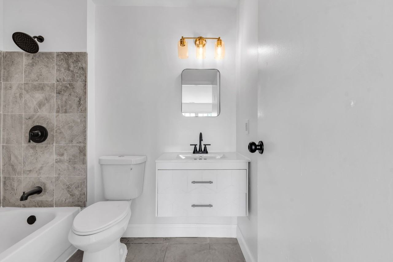 56 Hopewell Ln #B - Photo 2 of 20
