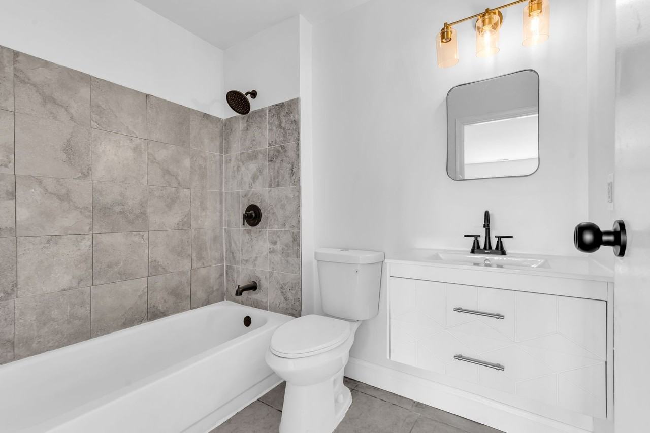 56 Hopewell Ln #B - Photo 3 of 20