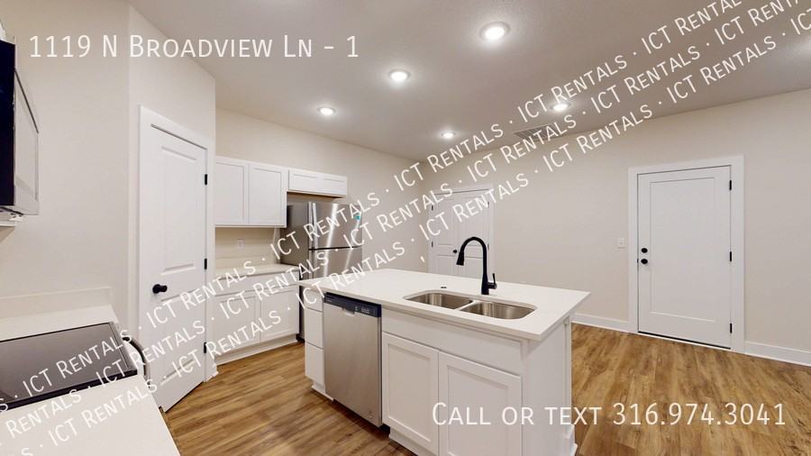 1119 N Broadview St #1 - Photo 2 of 38