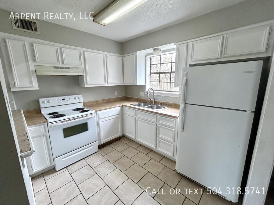 1924 Tusa Dr #B - Photo 2 of 9